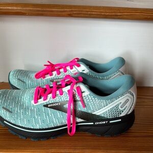 Brooks Blue and Pink Athletic Shoes with Breathable Mesh